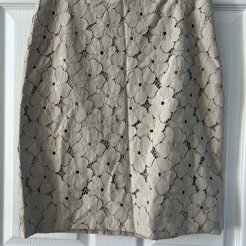 Elegant Floral Lace Skirt